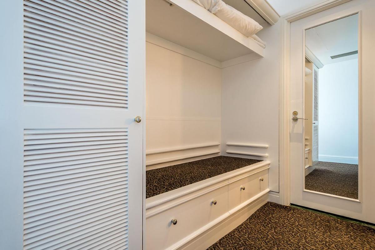 Deluxe Private Apartment And Studio - Ocean Views Gold Coast Exterior photo