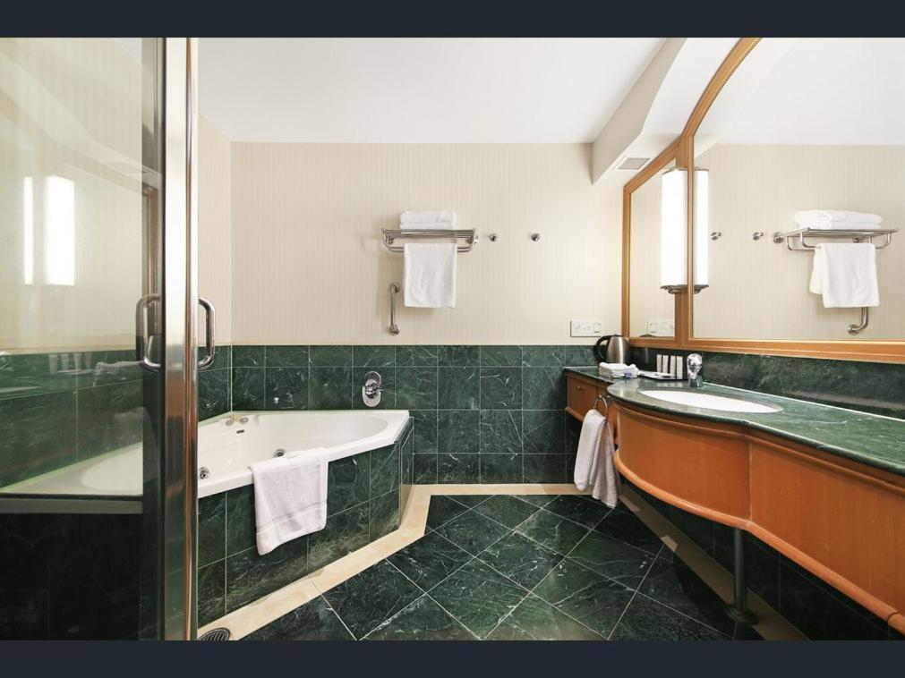 Deluxe Private Apartment And Studio - Ocean Views Gold Coast Exterior photo