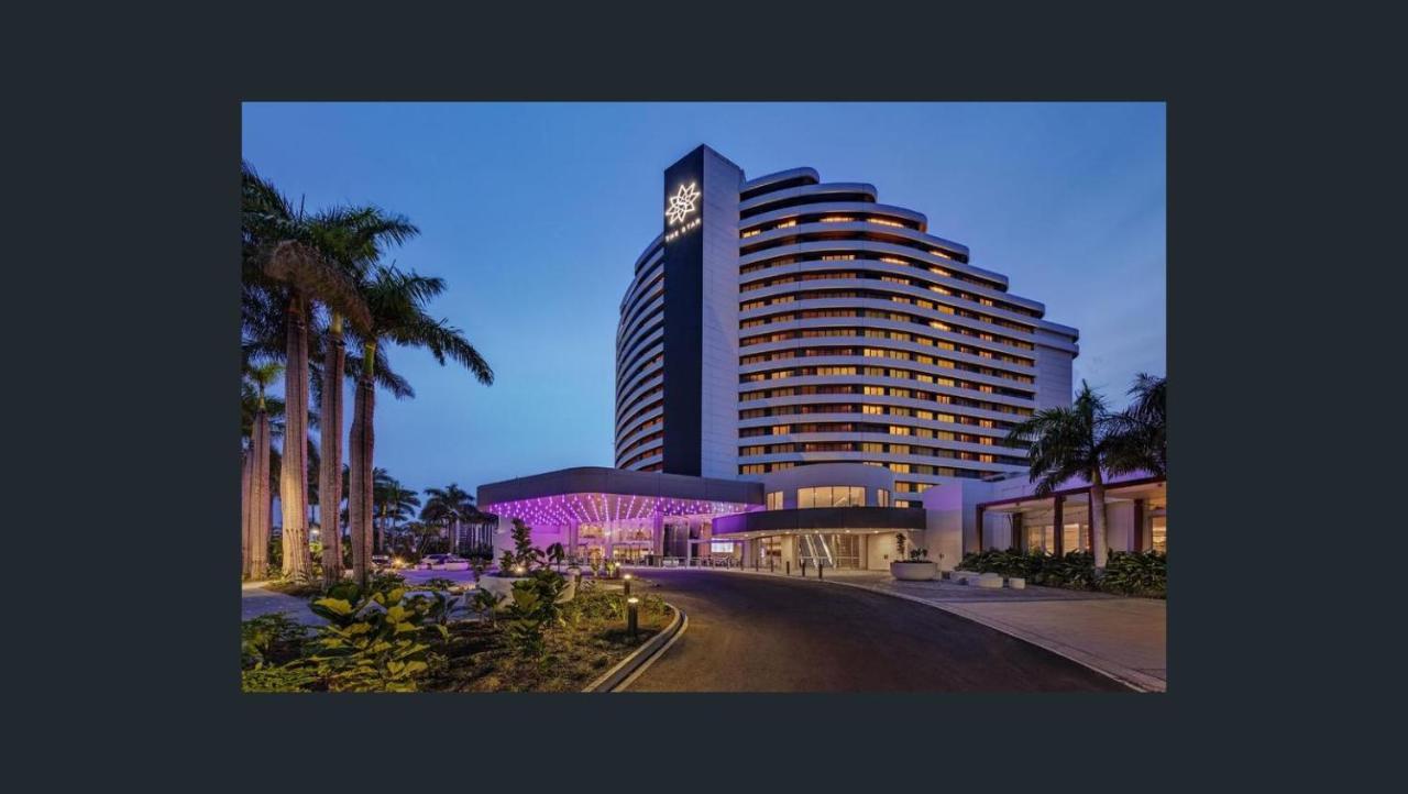 Deluxe Private Apartment And Studio - Ocean Views Gold Coast Exterior photo