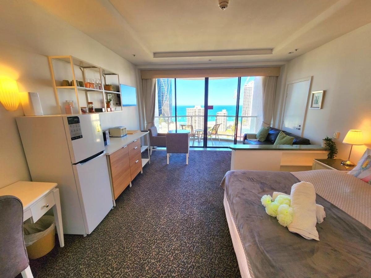 Deluxe Private Apartment And Studio - Ocean Views Gold Coast Exterior photo