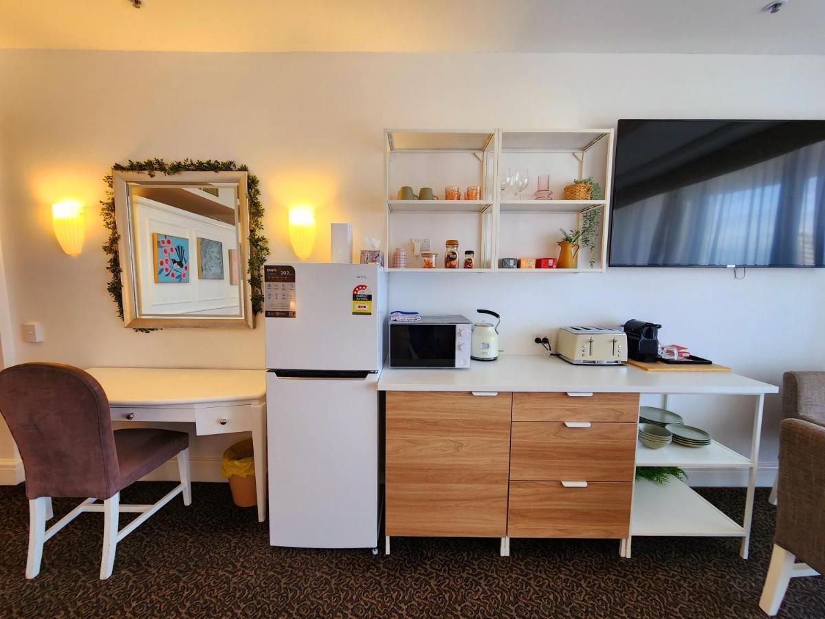 Deluxe Private Apartment And Studio - Ocean Views Gold Coast Exterior photo