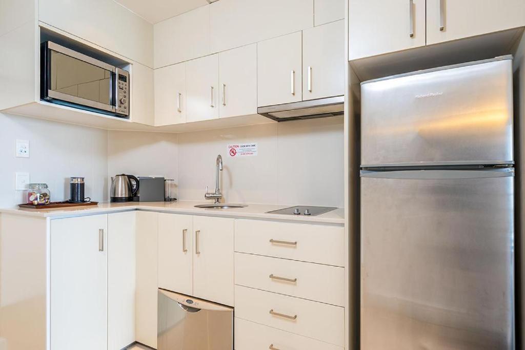 Deluxe Private Apartment And Studio - Ocean Views Gold Coast Exterior photo