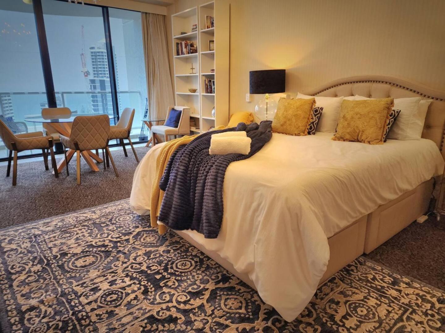 Deluxe Private Apartment And Studio - Ocean Views Gold Coast Exterior photo